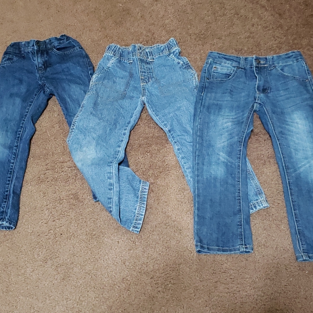 Lot of three pairs of jeans. All size 6